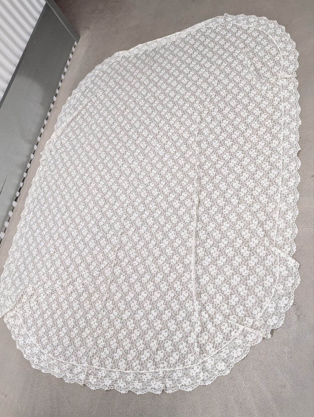 Ivory Floral Lace Overlay Oblong/Oval Tablecloth